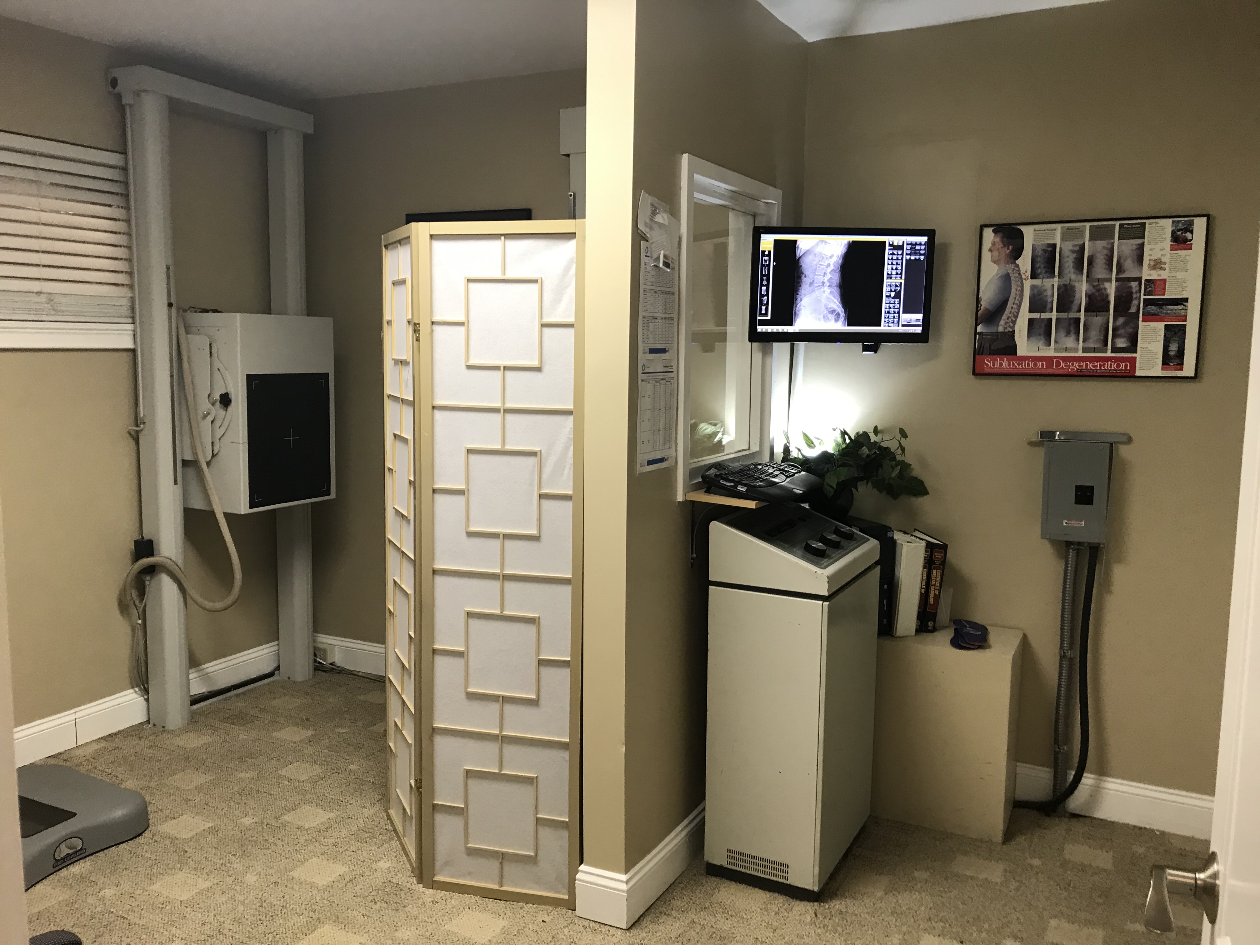 The Doctors Wellness Group Digit Xray and Exam Room